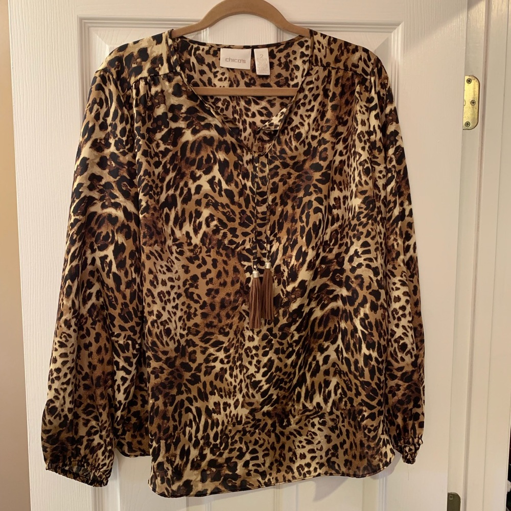 Chico’s leopard print popover top. Size 2 or 12/14